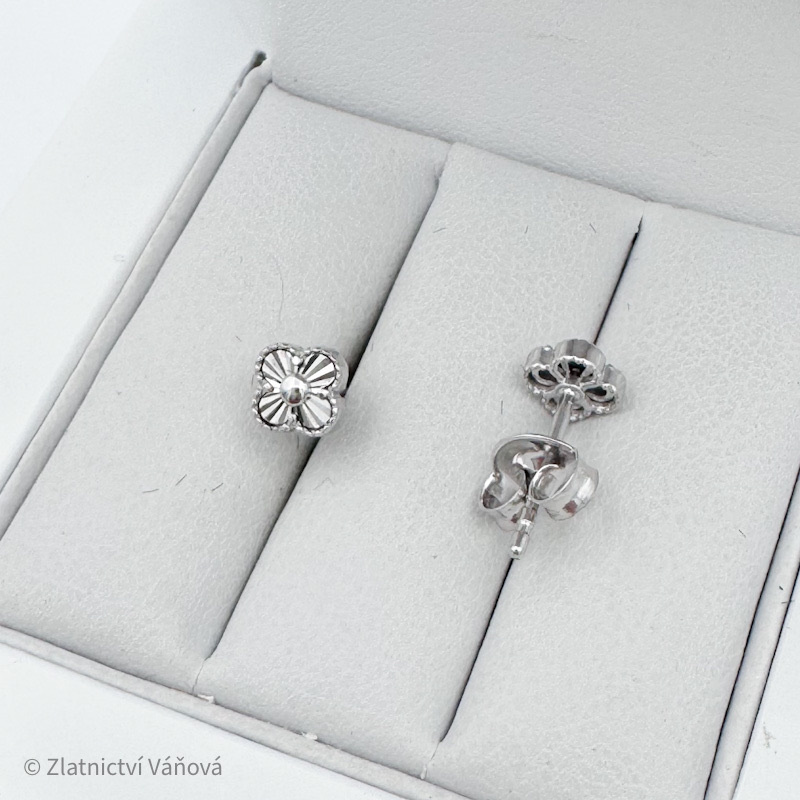 Bílé zlato náušnice VC na puzetu